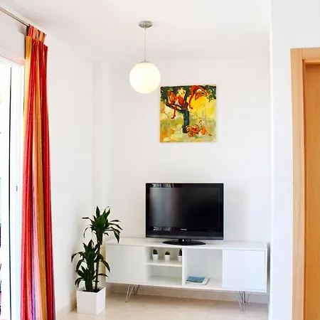 Cozy In Denia, 40 M² With Shared Pool Apartament