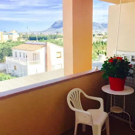 Cozy In Denia, 40 M² With Shared Pool アパート デニア