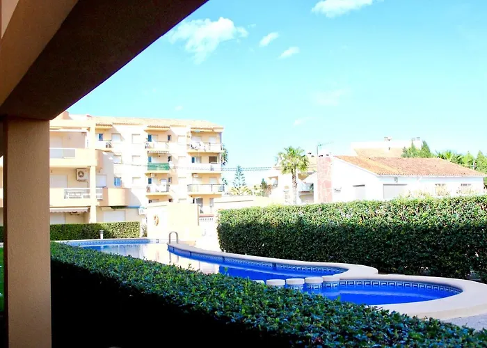 Cozy In Denia, 40 M² With Shared Pool アパート *